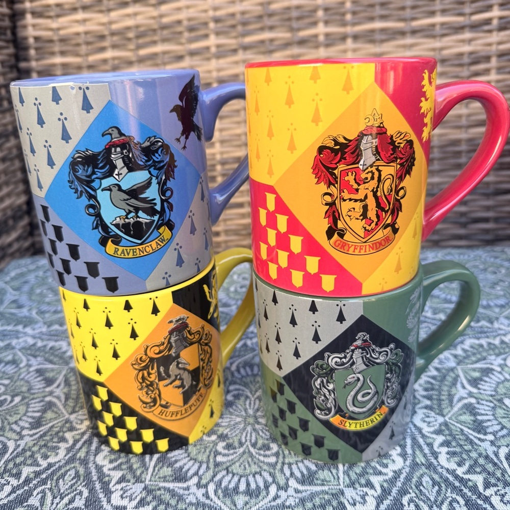 Silver Buffalo Harry Potter Hogwarts House Crests Mugs Set of 4 Ceramic 14oz